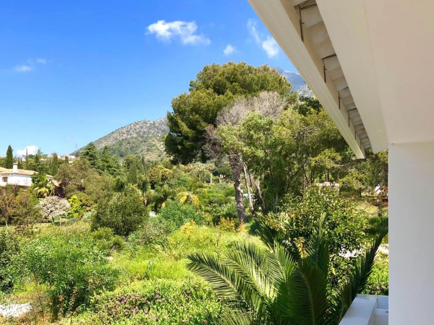 Luxury By Lodgerstrip Budget Holidays