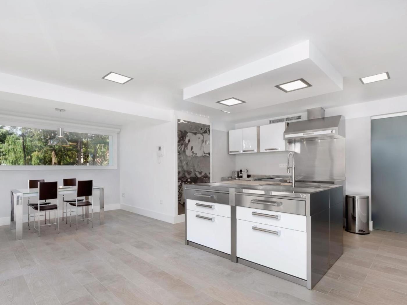 Willa Luxury By Lodgerstrip Budget Holidays Marbella